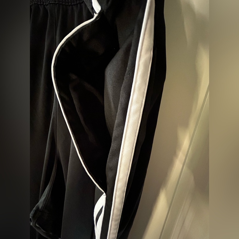 Women's Adidas Capri Pant Black/White w/Pockets - Picture 3 of 11